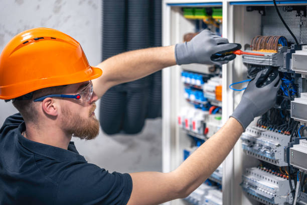 Best Circuit Breaker Repair  in Venice, FL